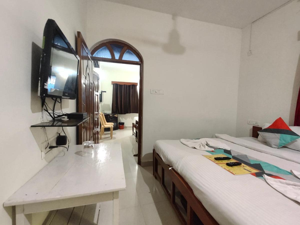 Rj14 Accommodations At Baga Beach Esterno foto