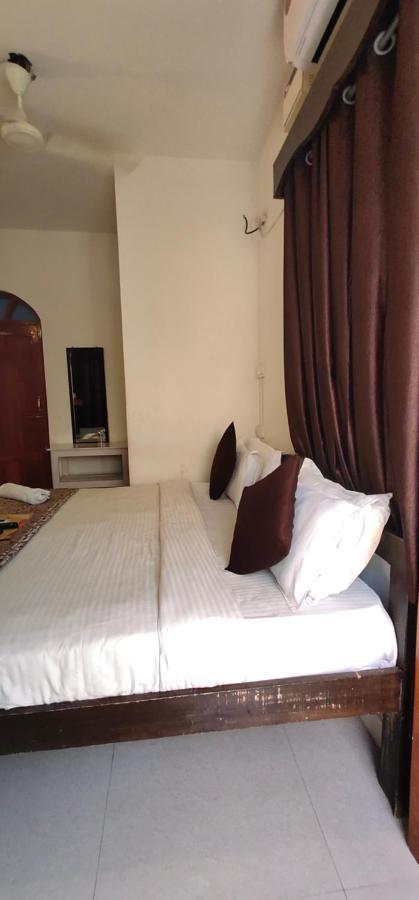Rj14 Accommodations At Baga Beach Esterno foto