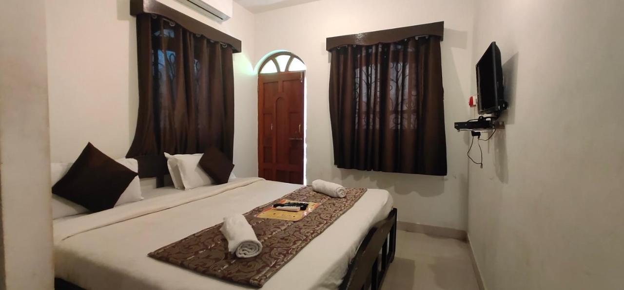 Rj14 Accommodations At Baga Beach Esterno foto