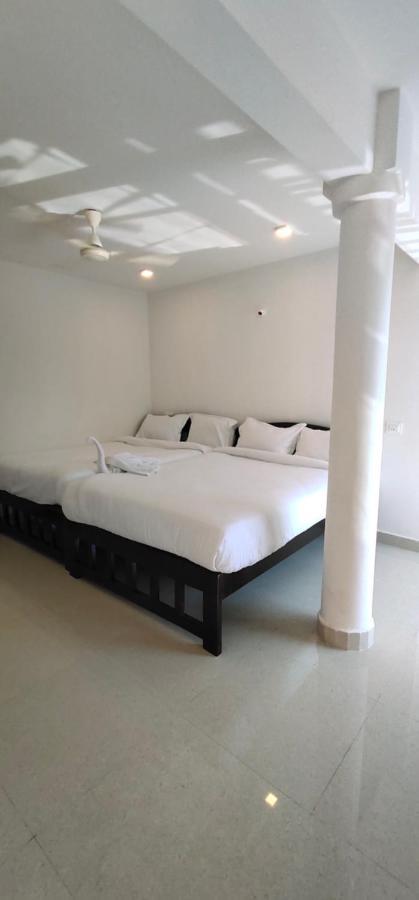 Rj14 Accommodations At Baga Beach Esterno foto