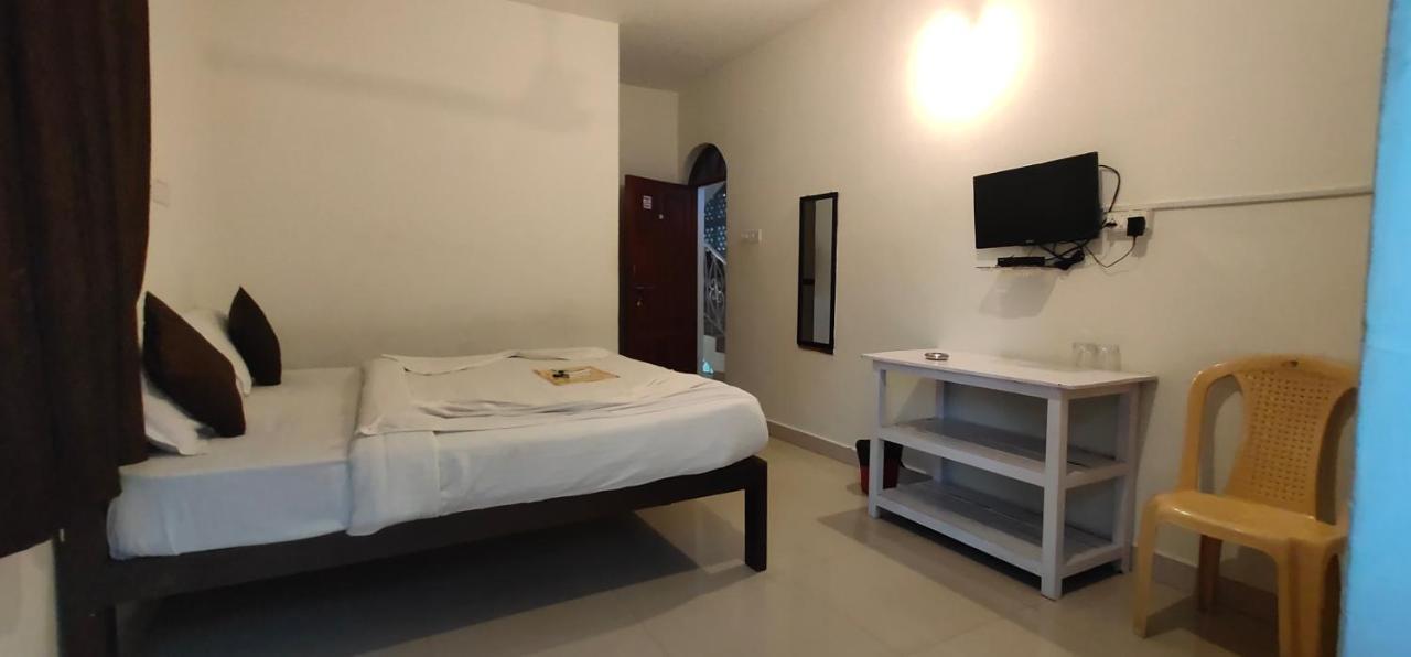 Rj14 Accommodations At Baga Beach Esterno foto
