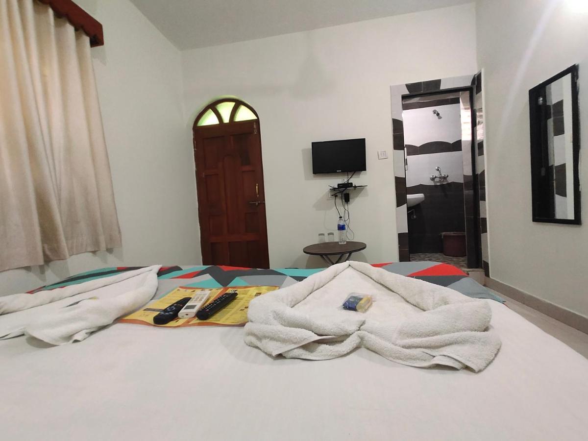 Rj14 Accommodations At Baga Beach Esterno foto