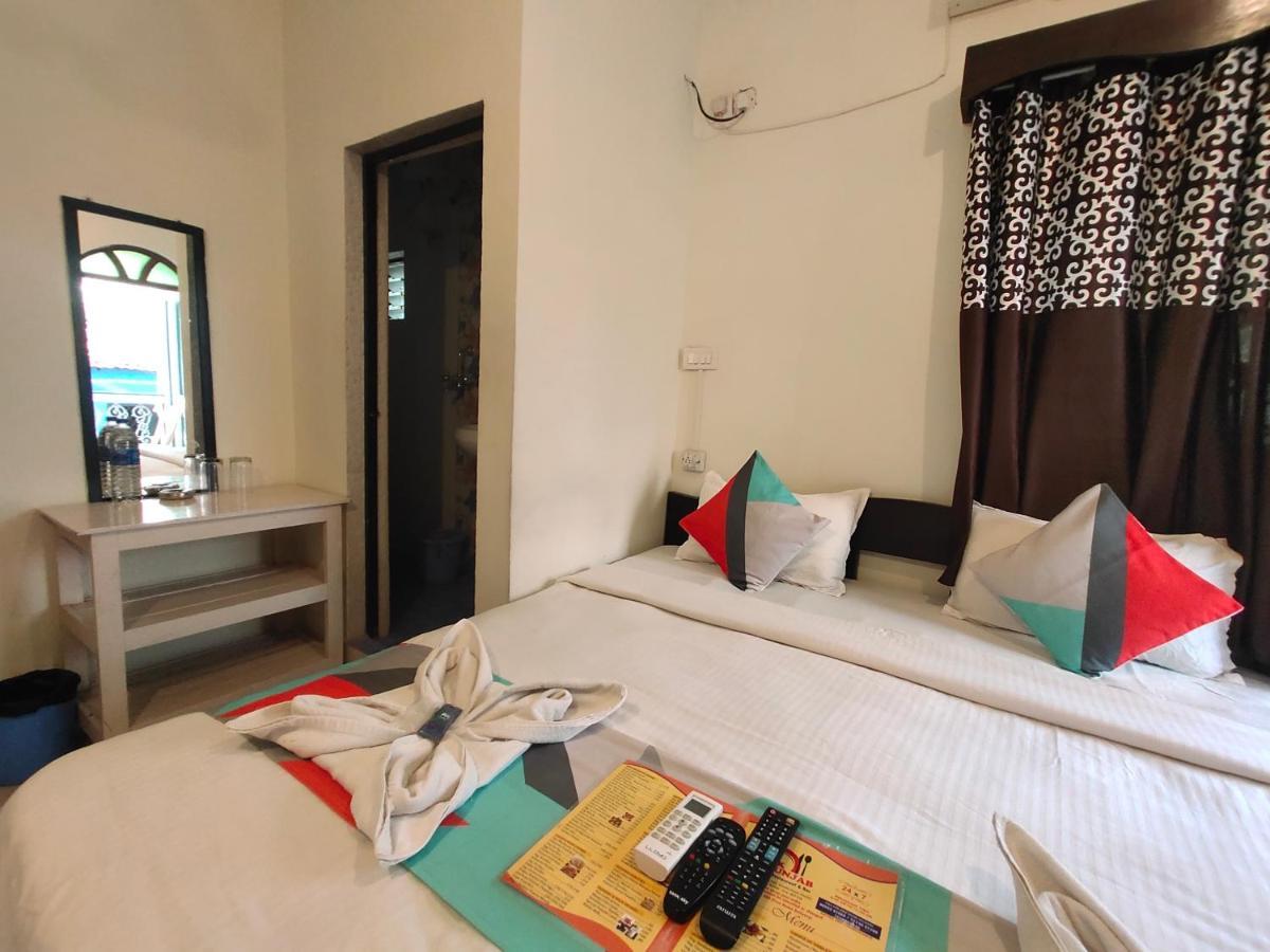 Rj14 Accommodations At Baga Beach Esterno foto