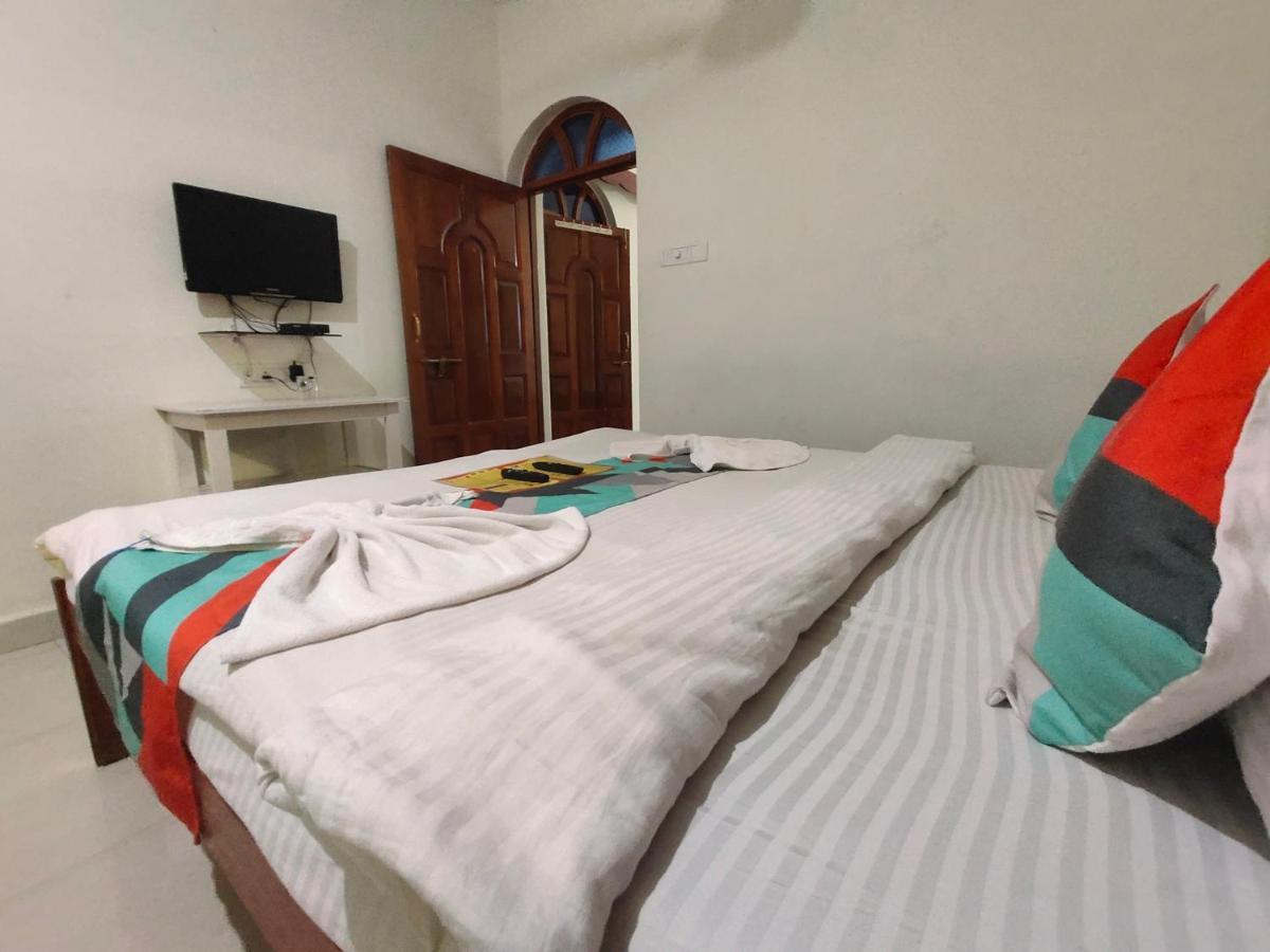 Rj14 Accommodations At Baga Beach Esterno foto