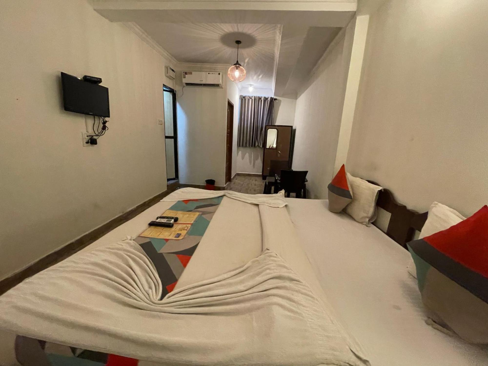 Rj14 Accommodations At Baga Beach Esterno foto