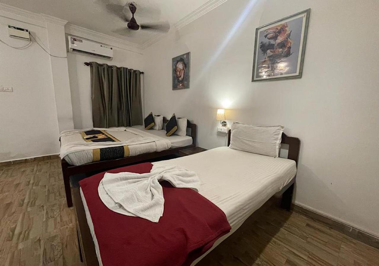 Rj14 Accommodations At Baga Beach Esterno foto